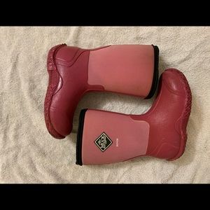 Kids size 1 muck boots